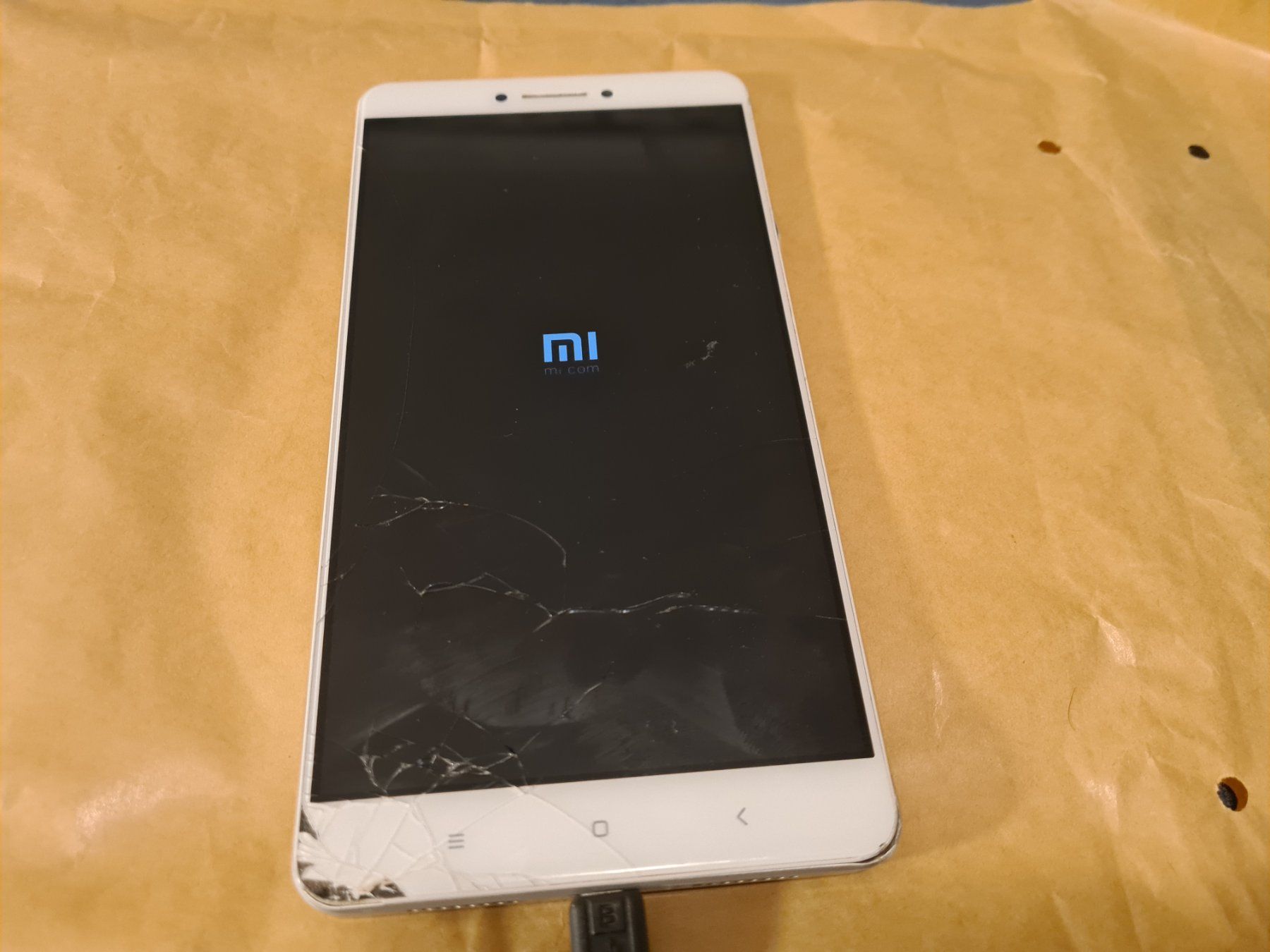 Xiaomi Handys / Smartphones: Android Handy Xiaomi defekt: Touchscreen beschädigt – Defekt aus Winterthur von Opusco 2
