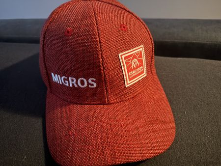 Kappe rot ESAF 2025 GLARNERLAND Migros neuwertig