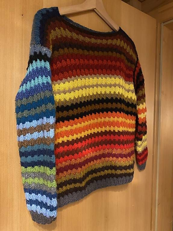 Pullover & Sweatshirts: Handmade Pulli  – Gebraucht aus Därstetten von yas_pb5r 1