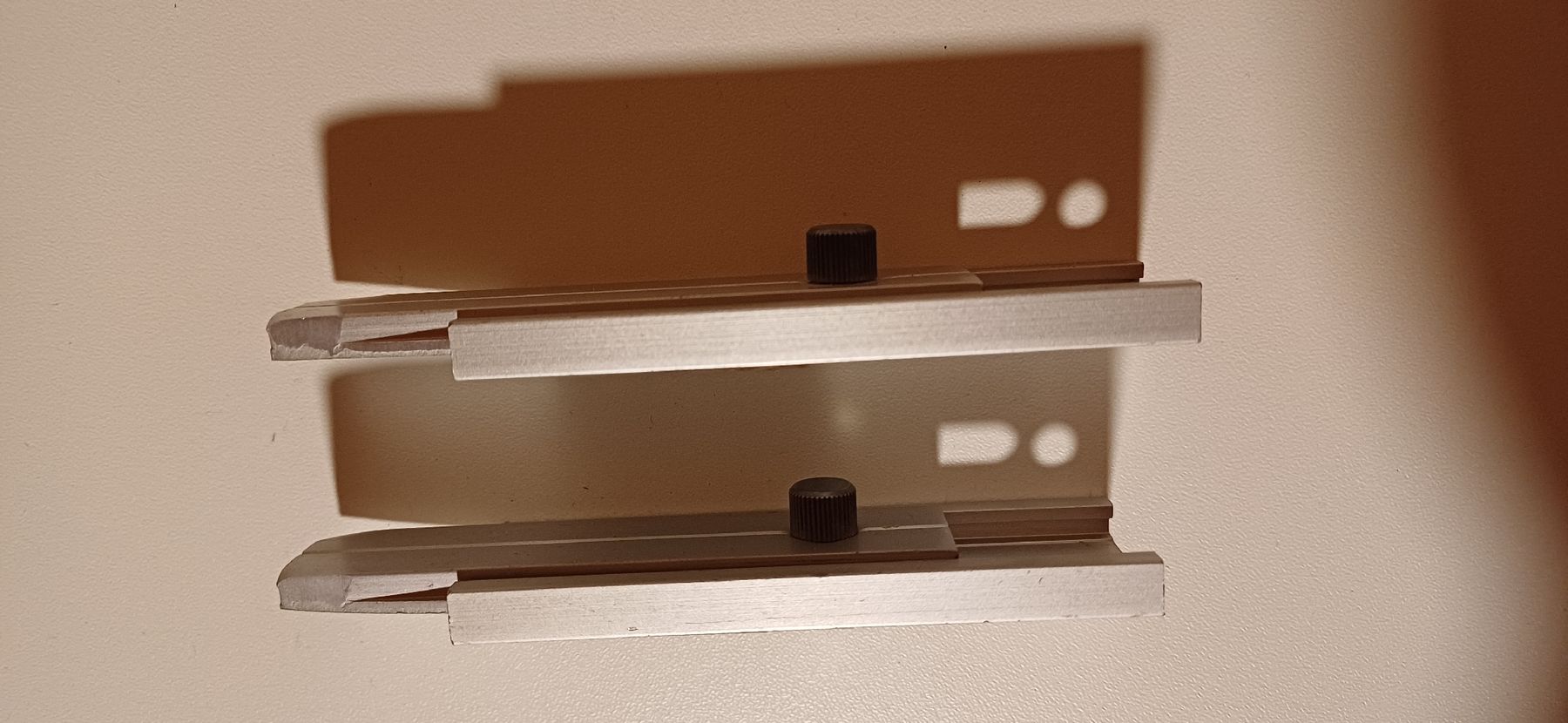 Ferramenta: Stossriegel 80/30 gerade Aluminium 2Stk. NEU – Nuovo (secondo la descrizione) da Au TG venduto da aatec_105 2