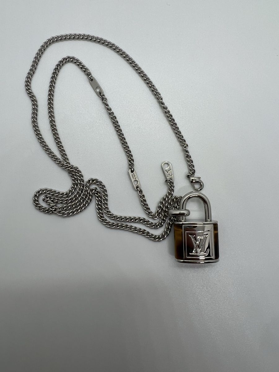 Louis Vuitton Catenine: LV necklace with Tiger eye lock  – Nuovo e nell'imballaggio originale da Zürich venduto da mvique 3