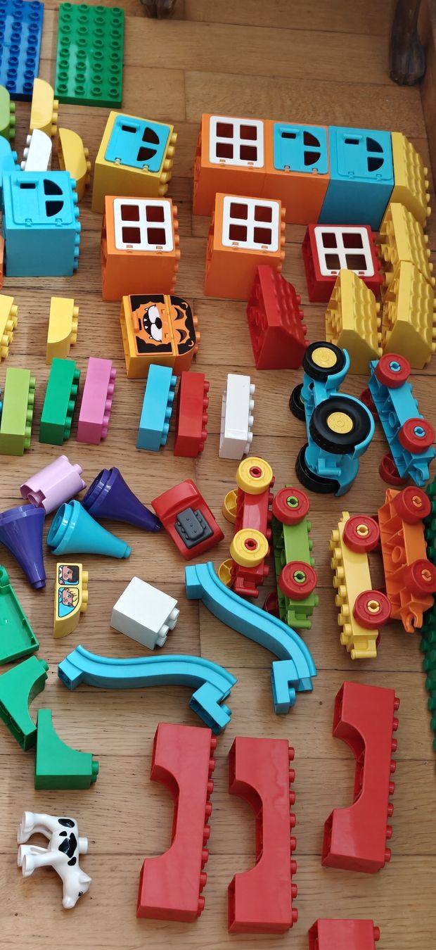 Lego Kit di costruzioni: Lego Duplo Assorted ~270 pieces with box – Usato da Aarau venduto da Momzilla 4