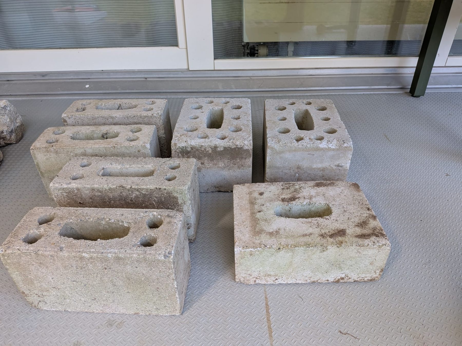 Zäune: 7x Zaun und Pfosten Fundamentstein – Gebraucht aus Hochfelden von rub_rnw5 1
