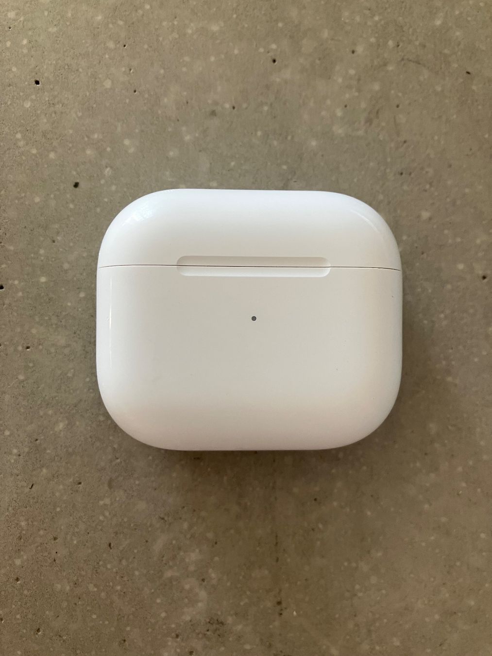 Apple Casques audio: Apple AirPods 3 Case – D'occasion à Lausanne par mr.v 1