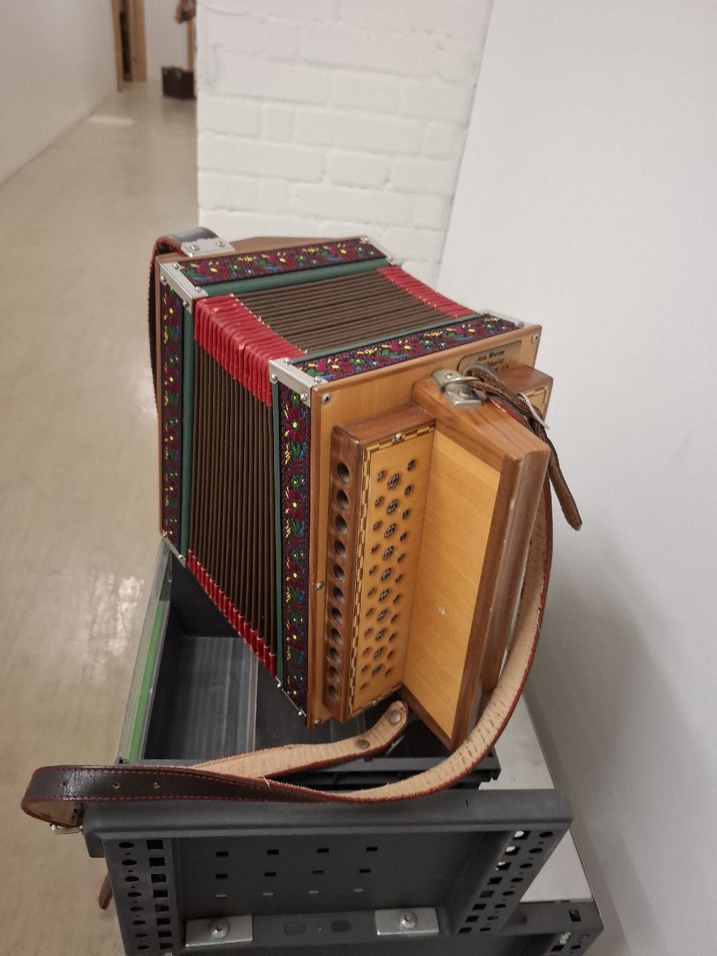Strumenti musicali: schwyzerorgeli ton B – Usato da Villeneuve venduto da BibiVintage 1