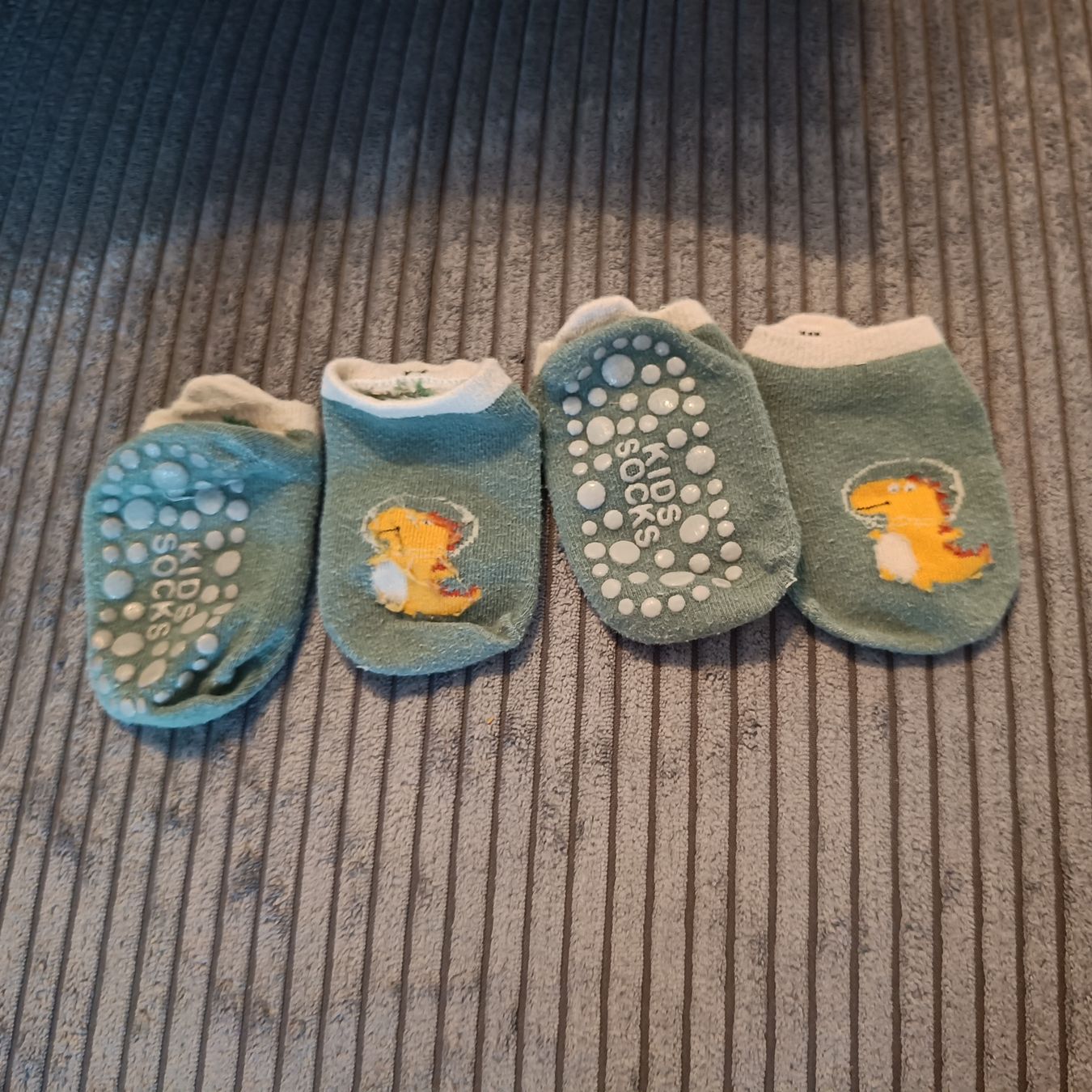 Chaussettes enfants: Socken Grösse 15-18 – D'occasion à Jaberg par urig17.