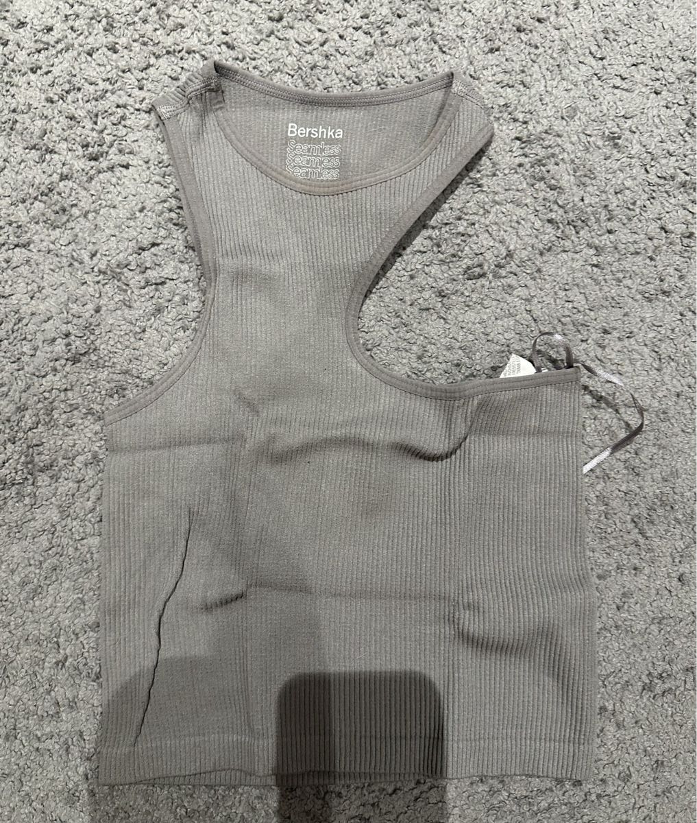 Bershka Top: Bershka Seamless Crop Top - xs – Nuovo (secondo la descrizione) da Kerns venduto da liv_8rly