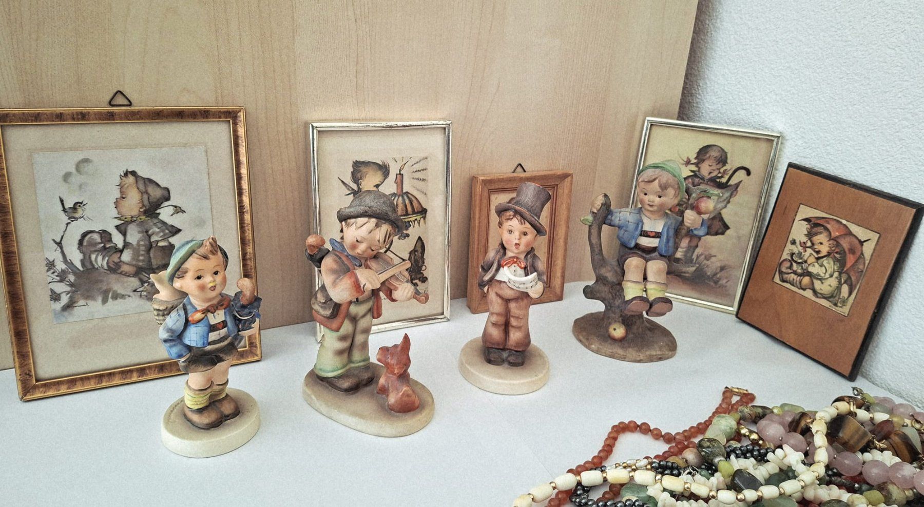 Hummel Statuette: 4 GoebelHummel Figürchen + Bilder **** – Usato da Weiningen ZH venduto da nic--ole 1