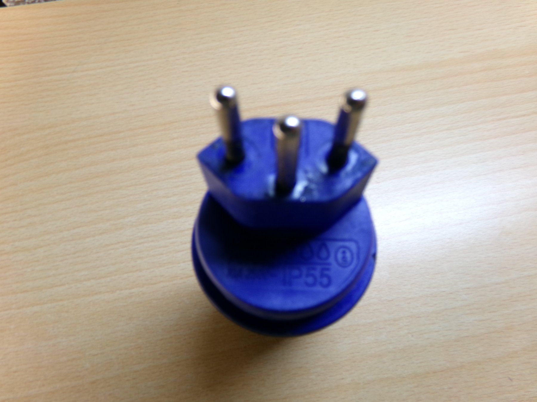 Spine: Stecker Typ13 IP55 – Usato da Hombrechtikon venduto da Maloev17 5