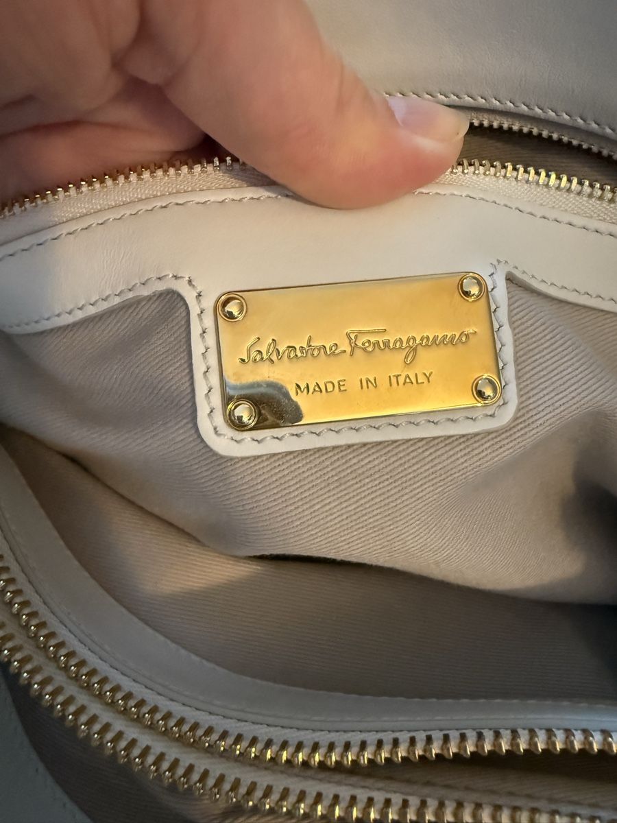 Salvatore Ferragamo Borse da donna: Salvatore Ferragamo Handbag – Usato da Bottmingen venduto da Itsclaire 3