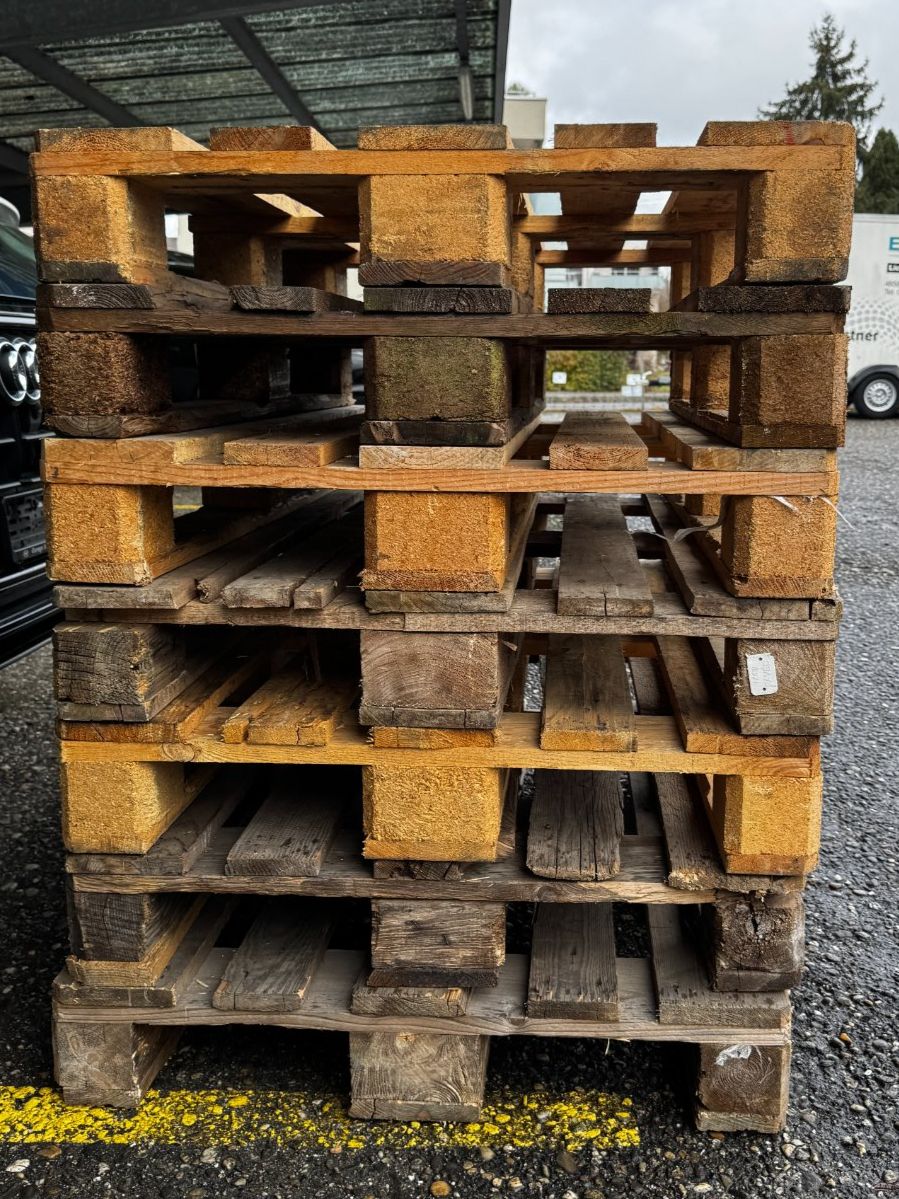 Pallets: Stapel mit 7 Paletten – Usato da Däniken SO venduto da Profog1 1