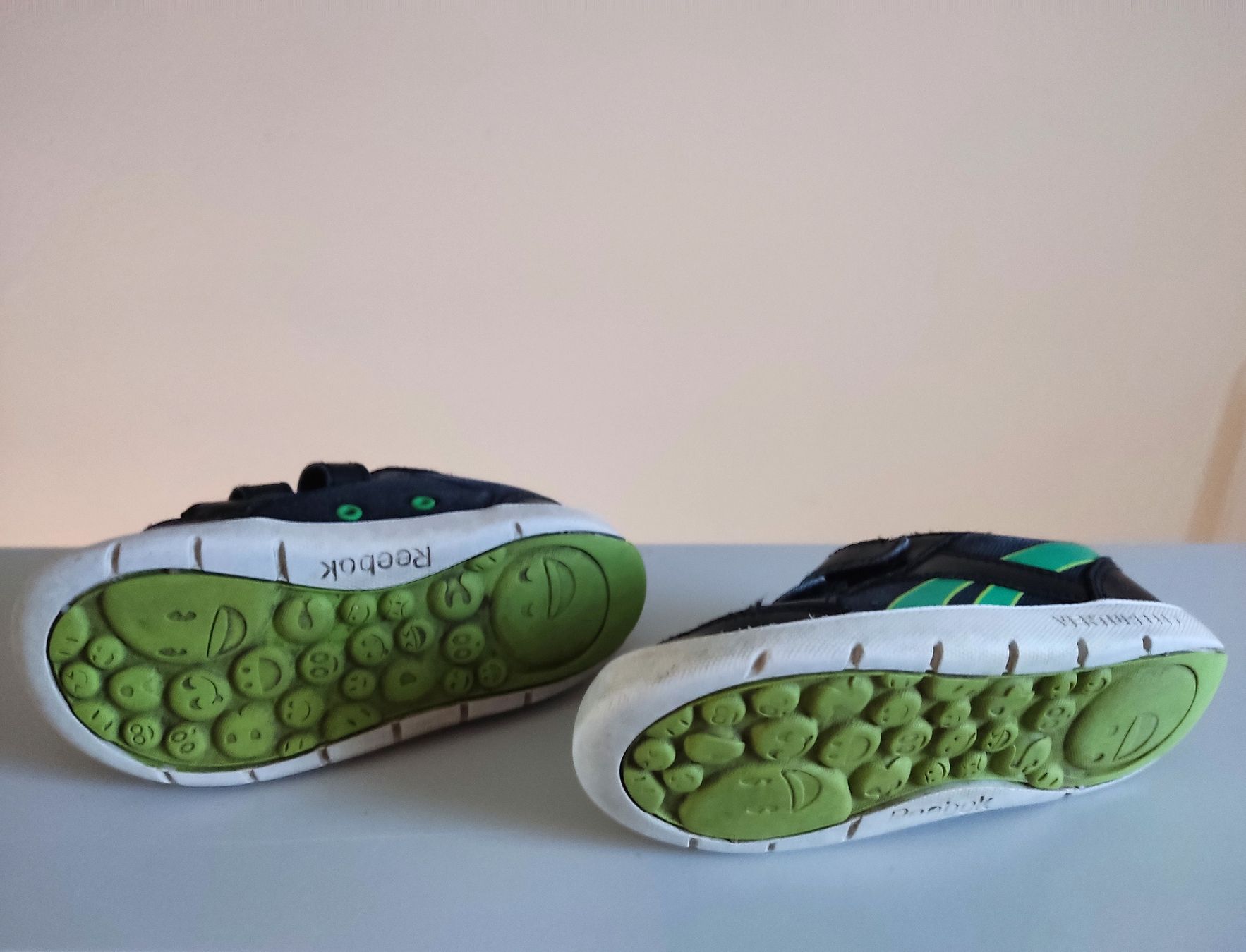 Reebok Scarpe per ragazzi: Kinder Schuh Reebok Gr. 24 – Usato da Biel/Bienne venduto da AnikaNah 4