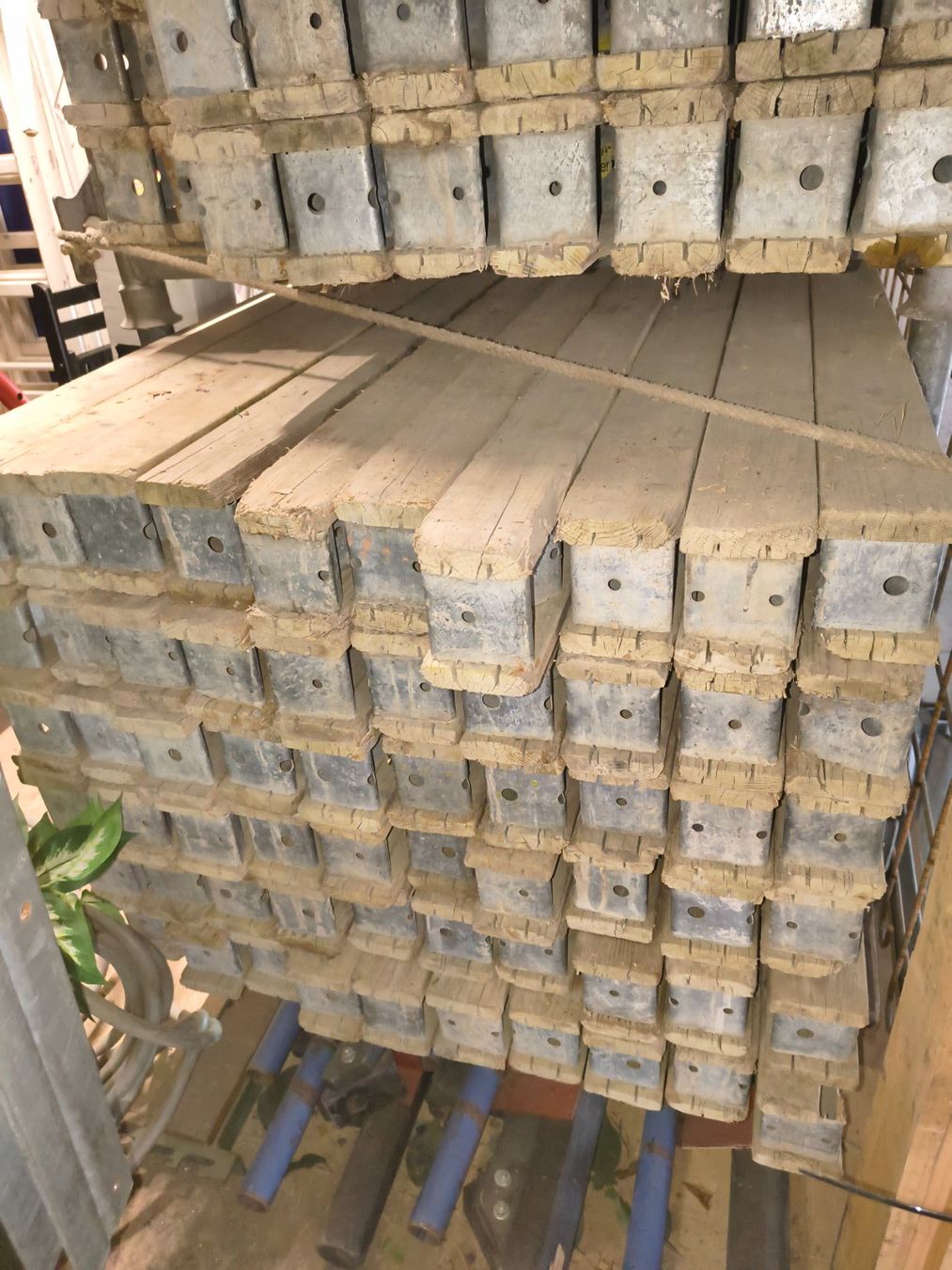 Travi: Plyfa Schalungsträger / Kantholz – Usato da Uster venduto da 4schtroumpfs 2