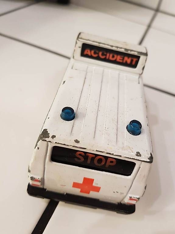 Voitures modèles: Ambulance Matchbox – D'occasion à Ste-Croix par gfamily 3