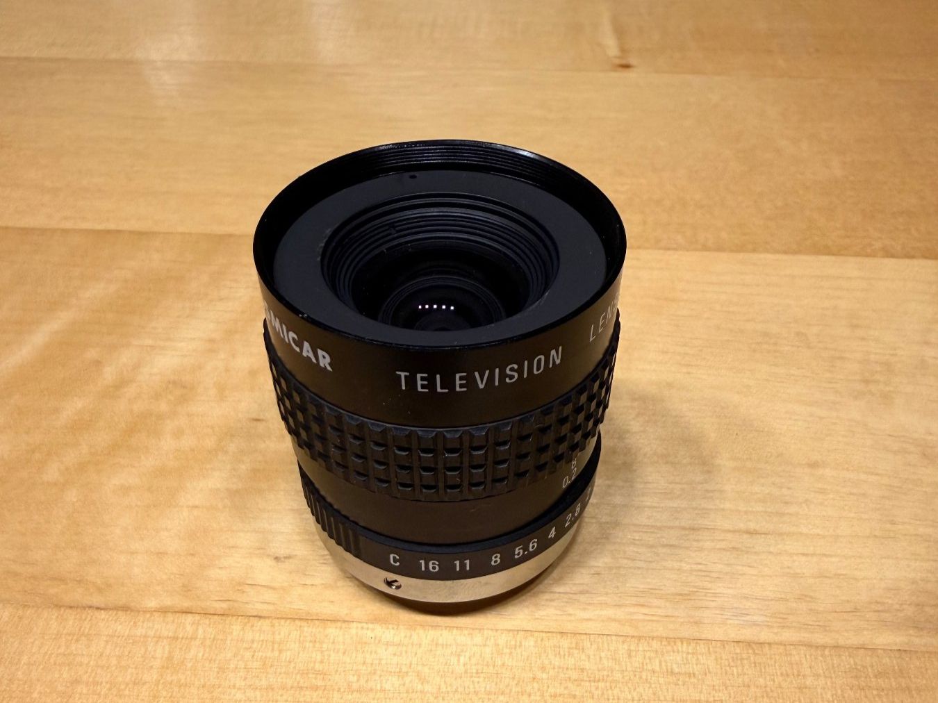 Objectifs: Objektiv Cosmicar 1.2/6mm C-Mount – D'occasion à Alchenflüh par Siriusbern