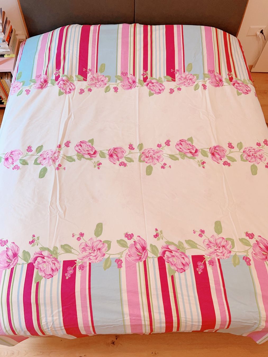 Biancheria da letto: Duvetanzug + pillow cover + bedsheet full set – Usato da Basel venduto da Harper.G 2