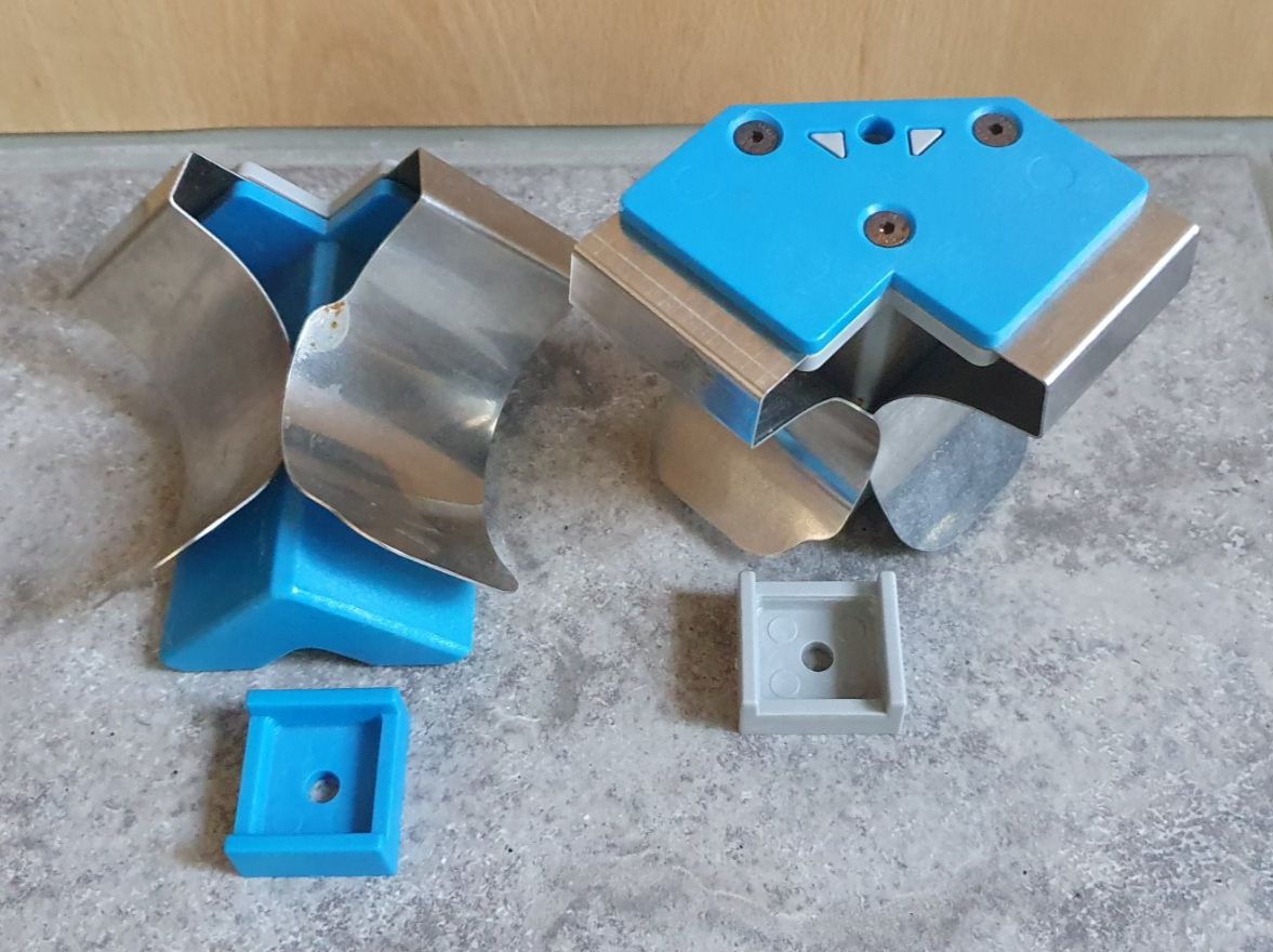 Wandhalterungen: OTELO Mini-Winkelklemme – Gebraucht aus Kreuzlingen von LeslieBar