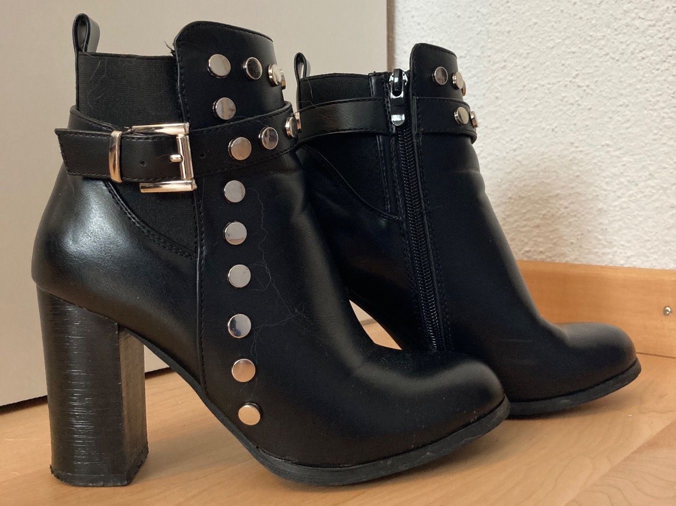 Scarpe da donna: Stiefeletten Gr. 37 – Usato da Rothrist venduto da Monadal 1