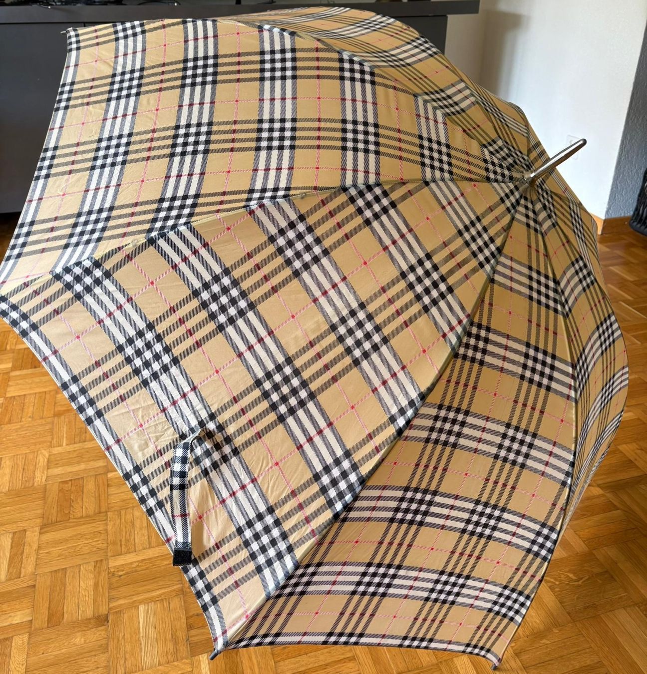 Ombrelli: Grosser Regenschirm 140 cm – Usato da Waltenschwil venduto da Bodensee84 2