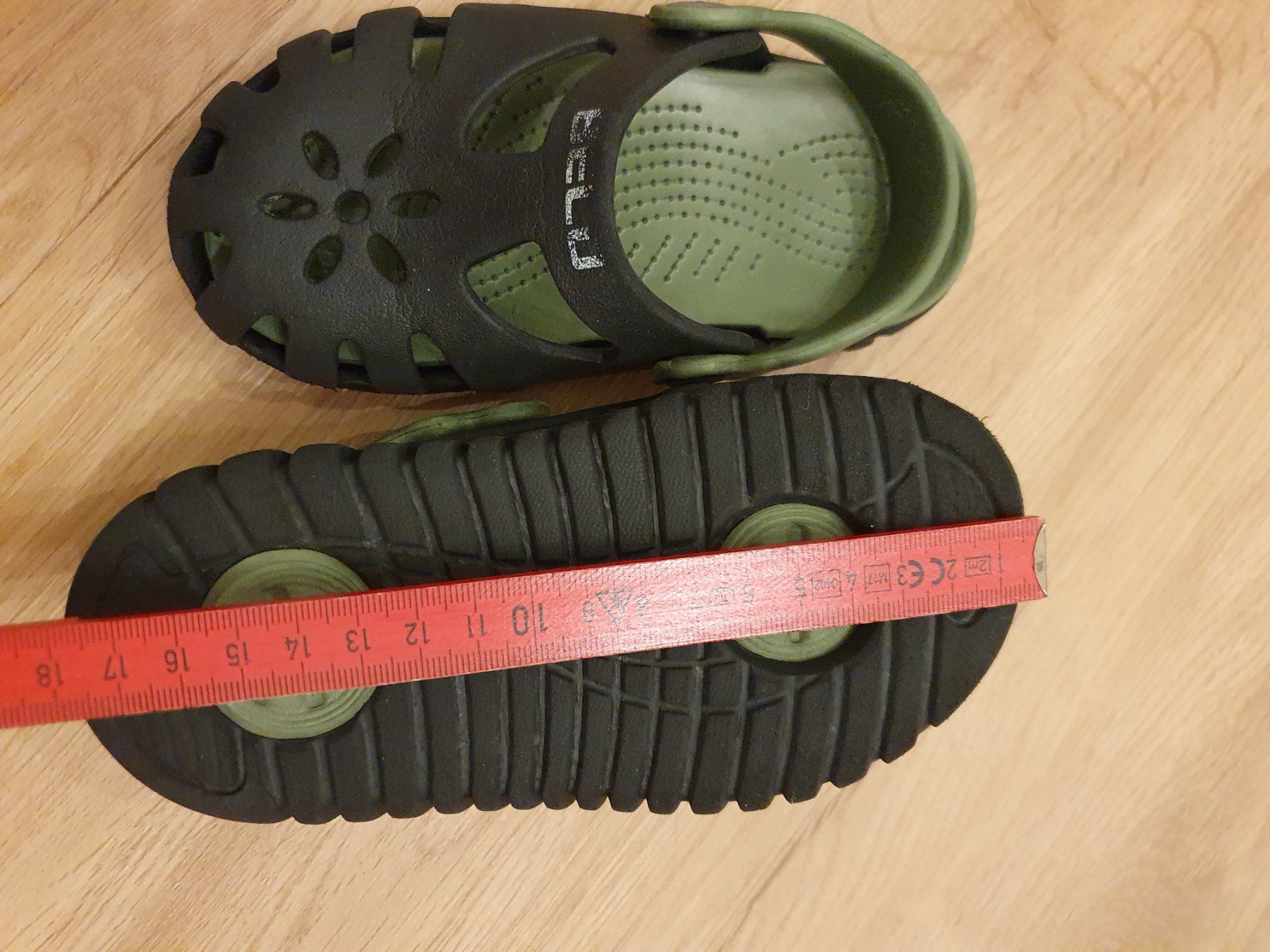 Scarpe per ragazzi: Gummi Clogs, Badeschuhe, Gr. 27 – Usato da Heinrichswil venduto da frankie19860
