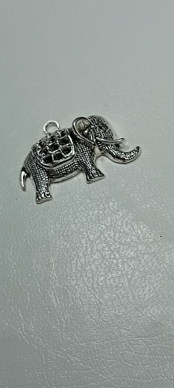 Ciondoli: elephant anhänger,,zinklegierung – Nuovo (secondo la descrizione) da Basel venduto da bij_5hqd 4