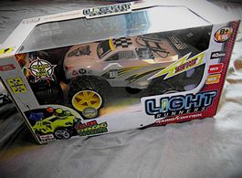 40 MHz RC Auto "Light Runners" mit Licht-Effekten, NEU