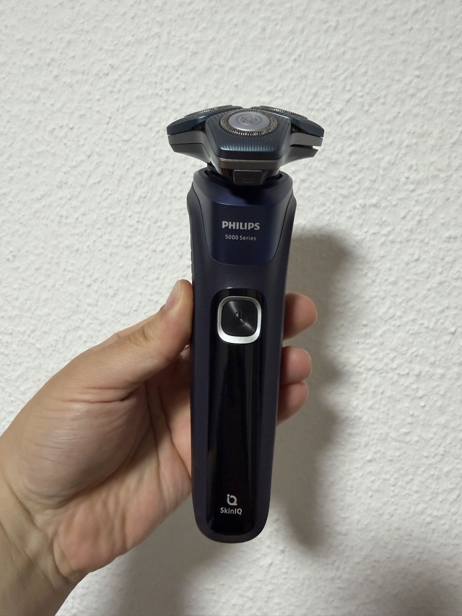 Philips Rasoirs & Lames de rasage: Philips Rasierer 5000 Series  – D'occasion à Niederbipp par yar_tf6f 4