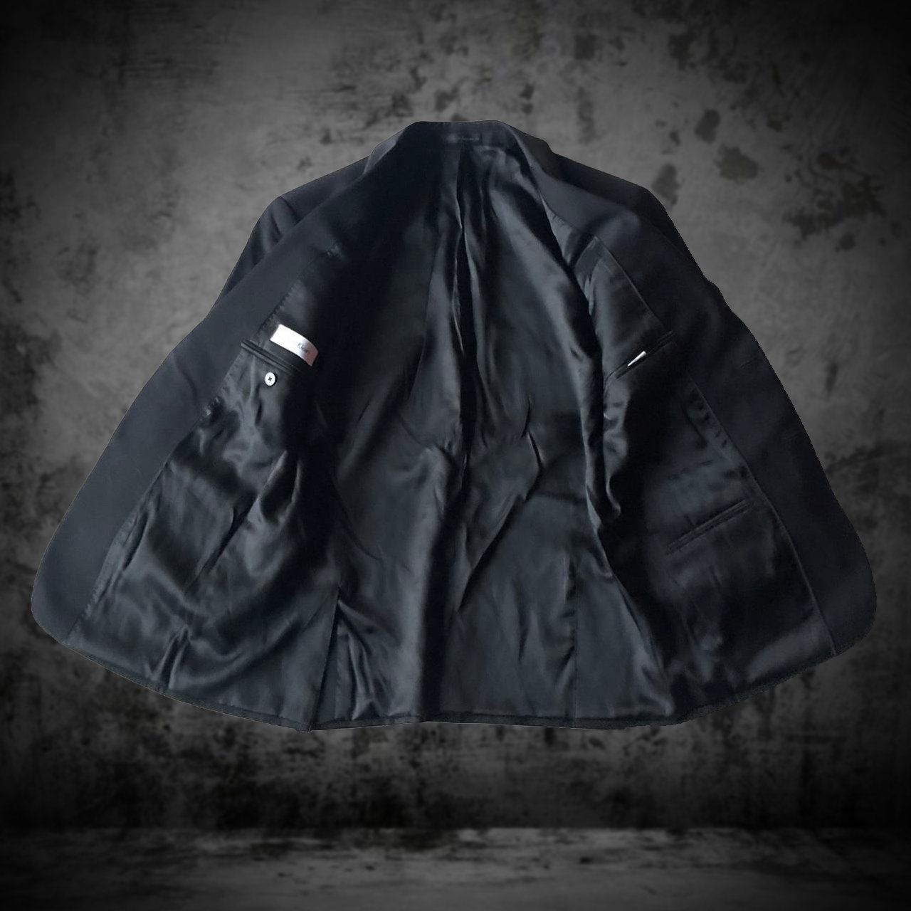 Calvin Klein Completi, tute sportive e funzionali: Suit Calvin Klein Black Men 38 – Usato da Genève venduto da ang_7j7j 1