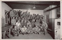 WK II, Soldaten bei einer Feier, Photokarte