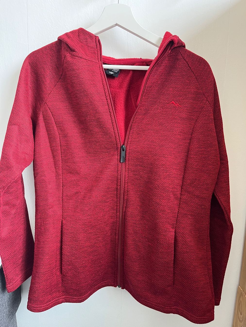 Giacche: Rote Sportjacke – Usato da Gondiswil venduto da kaj_26vz