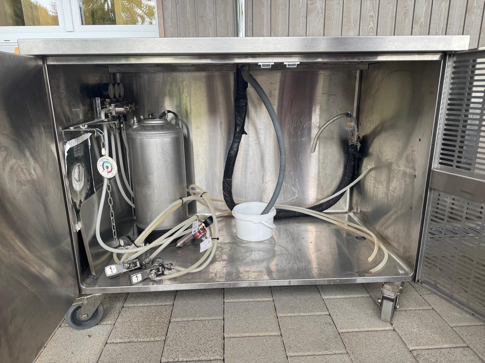 Equipement de magasin & Foires: Biertheke auf Rollen Gastro – D'occasion à Basel par stammystuff 1
