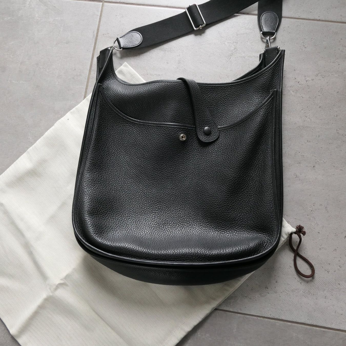Hermès Taschen: Sac Evelyne III de Hermès TGM – Gebraucht aus Chavannes-de-Bogis von con_x8wy 2