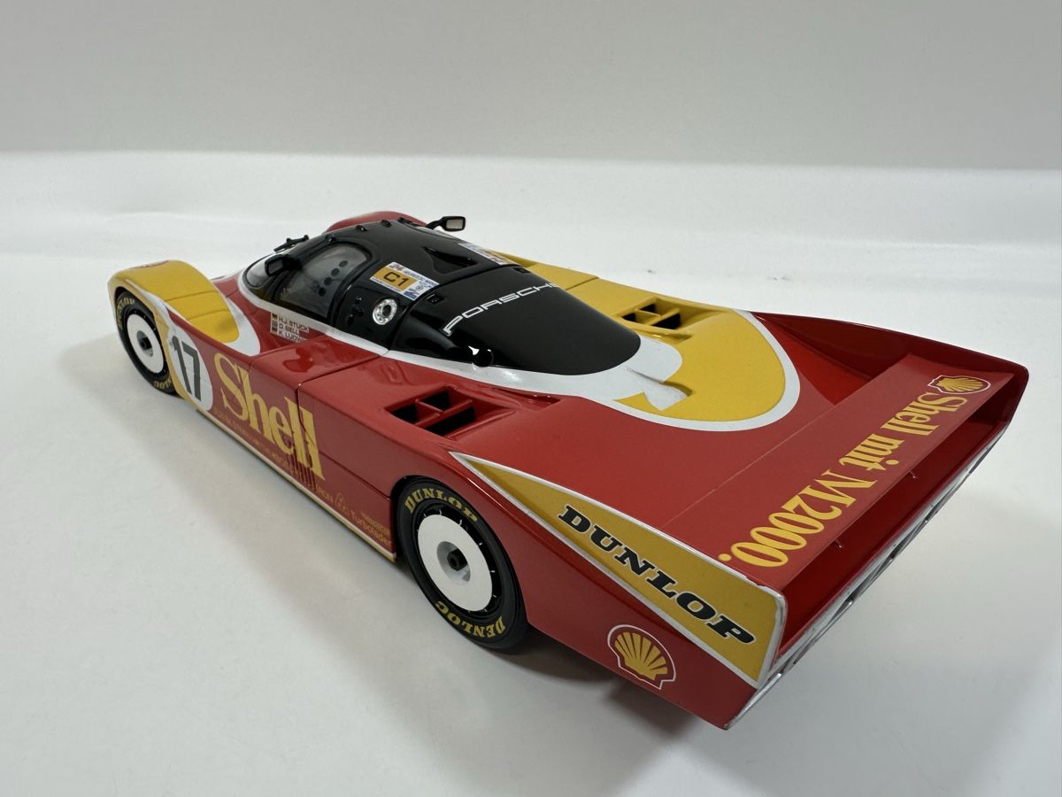 Porsche Modellini d'auto: Porsche 962C 1:18 Shell, Stuck/Bell/Ludwig,Universal Hobbies – Usato da Zofingen venduto da rf9_x2xt 4