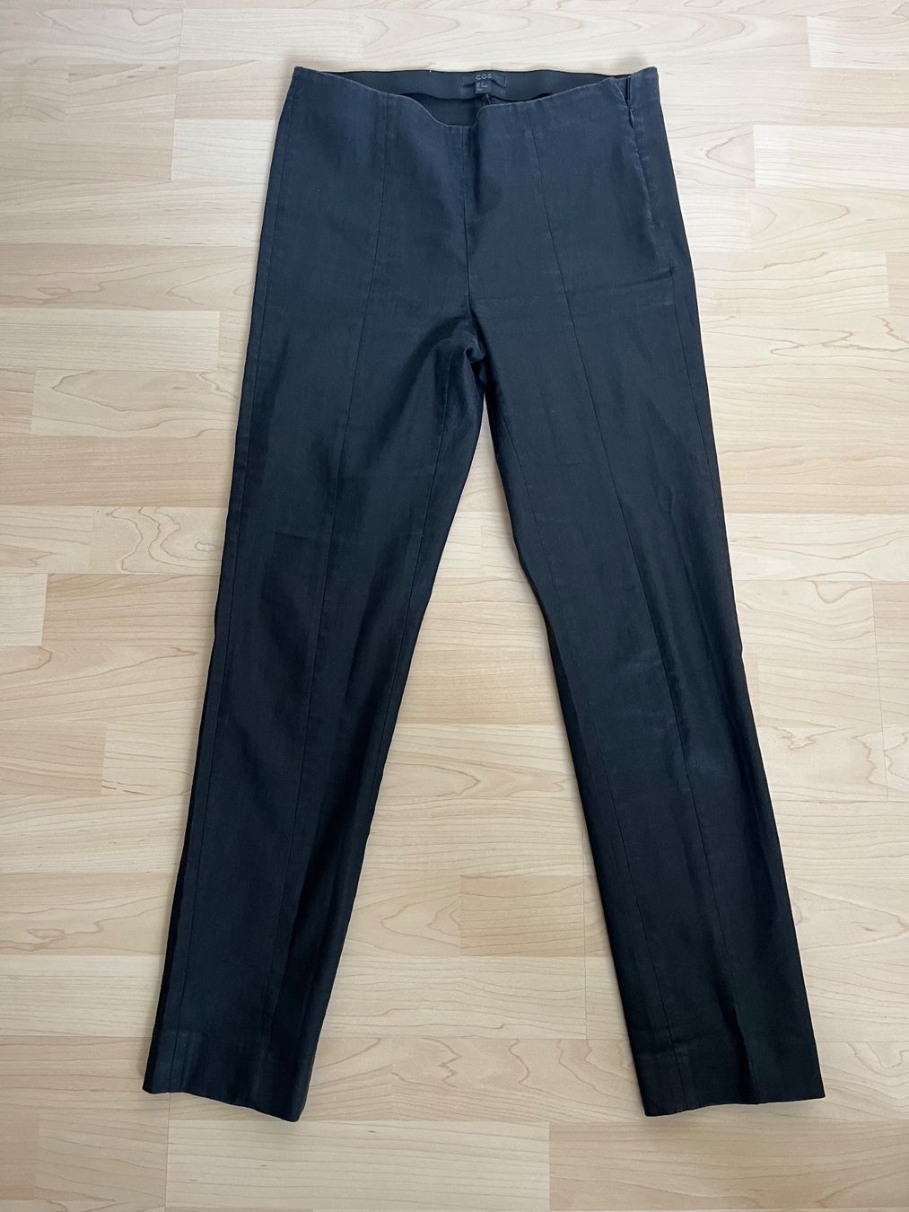 Cos Pantaloni: COS: schmal geschnittene Hose, anthrazit, 36 – Usato da Luzern venduto da ellitussi