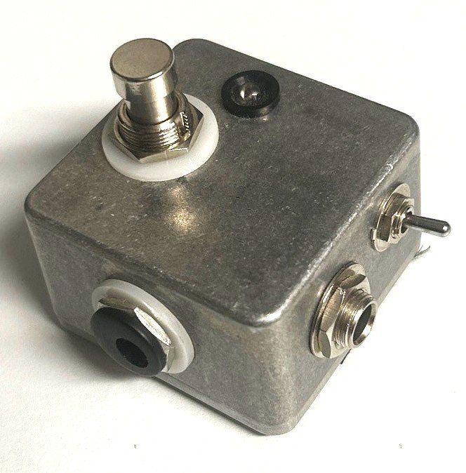 Strumenti musicali: Loopmaster Mini Switch mit LED für Kanal- bzw. FX-Schaltung – Usato da Aesch BL venduto da viva6666 1