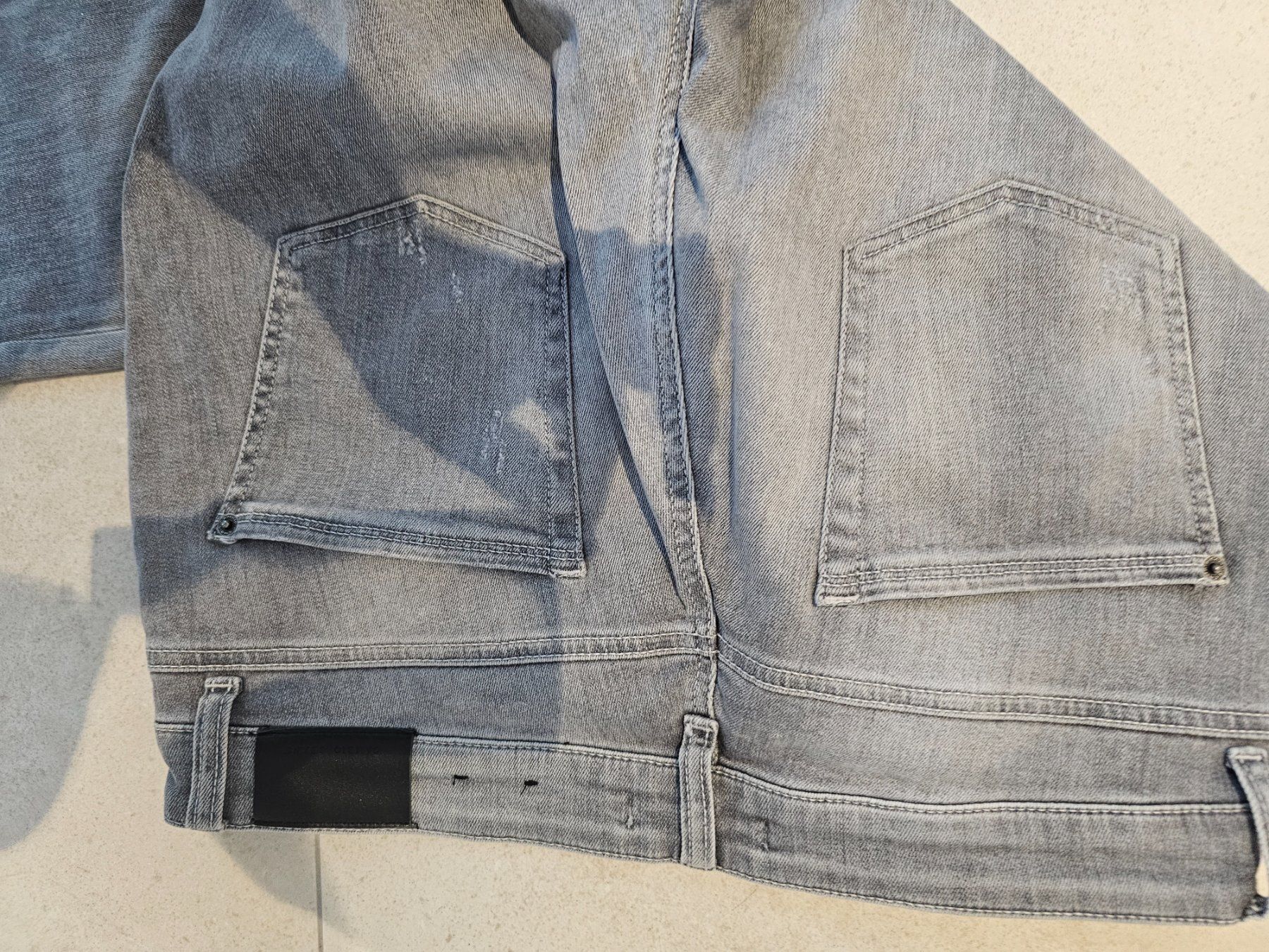 Cambio Jeans: Cambio Jeans 44 – Nuovo (secondo la descrizione) da Berg TG venduto da lisboa.sky 1