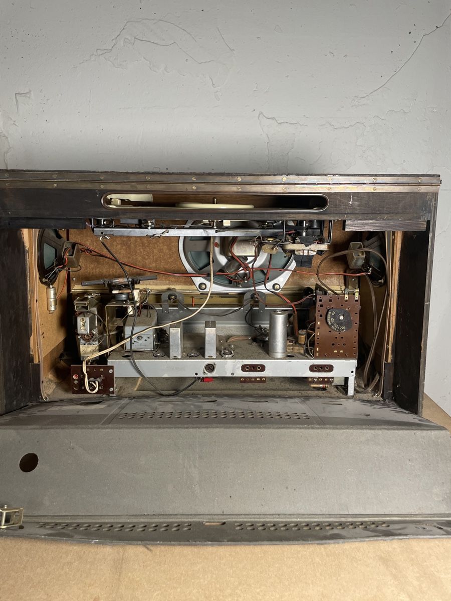 Saba Radio: Radio Plattenspieler SABA-Phono Super 9 – Difettoso da Fribourg venduto da JohnB4 6