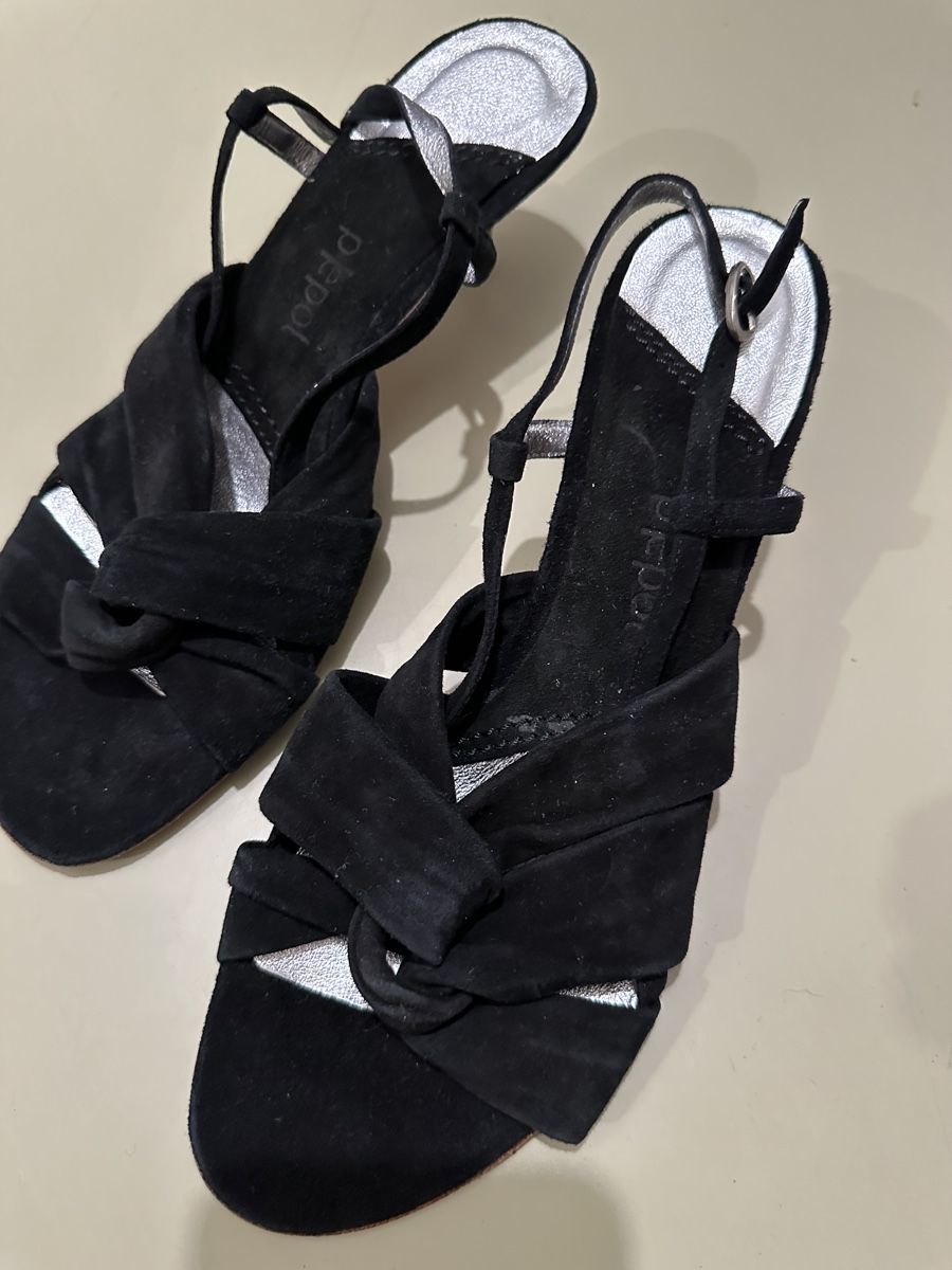 Scarpe da donna: Sandaletten Wildleder schwarz Gr. 39 – Usato da Zürich venduto da sof_cbh8
