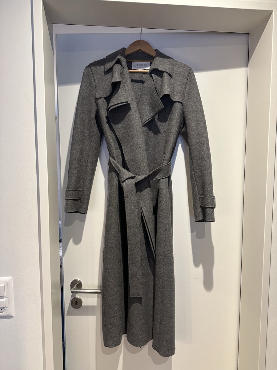 Harris Wharf London Cappotti: Harris Wharf London grey wool coat IT44 – Usato da St. Niklausen LU venduto da lau_259n