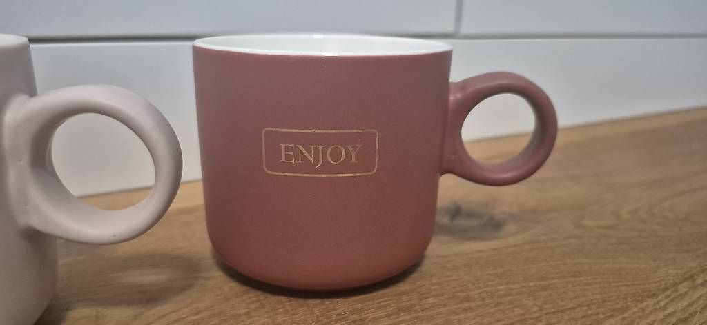 Tazze: 2 Tassen mit schönem Design – Usato da Ennetbaden venduto da dom_5nlb 2