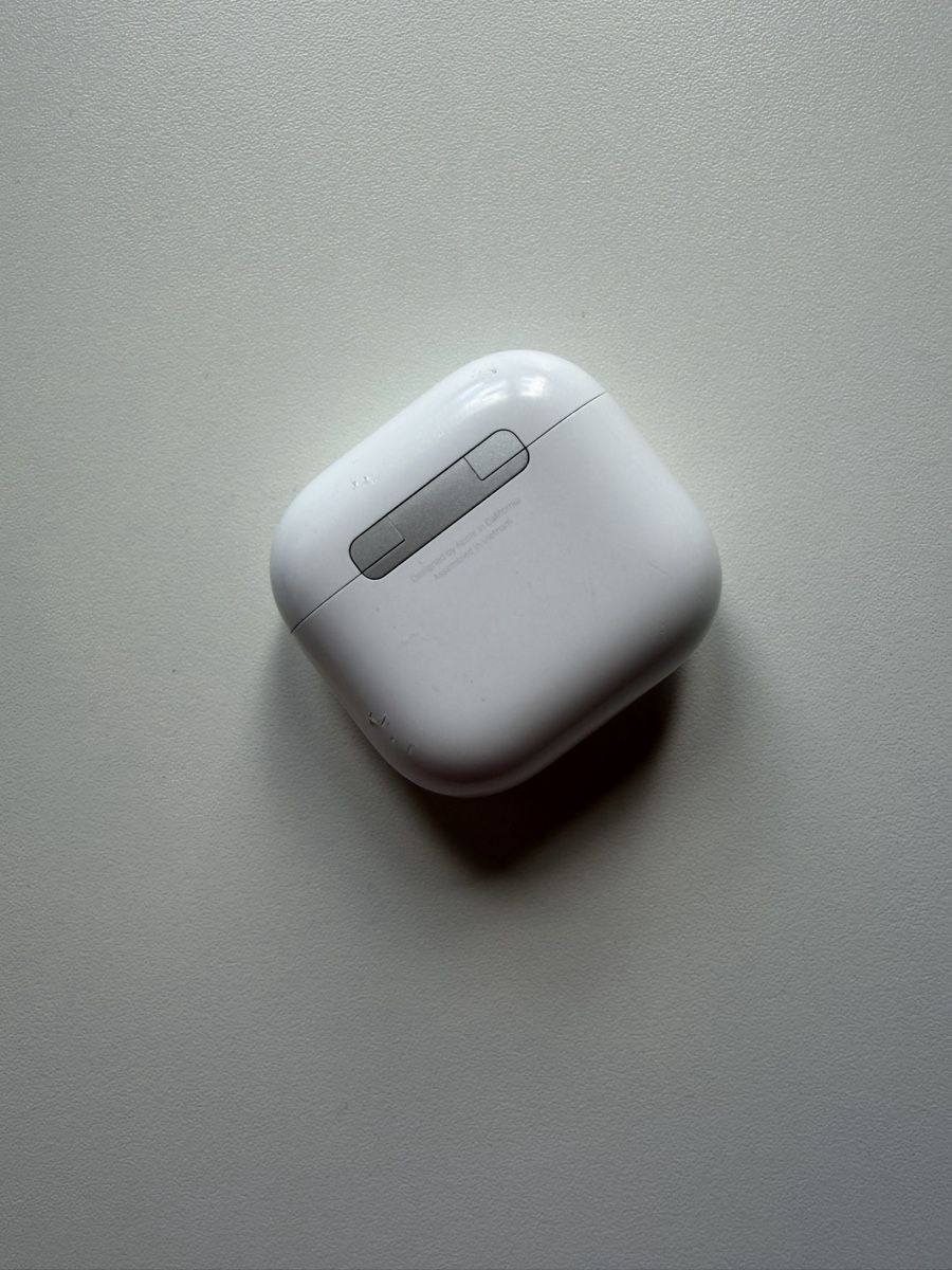Apple Cuffie: Écouteurs Apple AirPods 4 – Usato da La Chaux-de-Fonds venduto da cle_ll7r 1