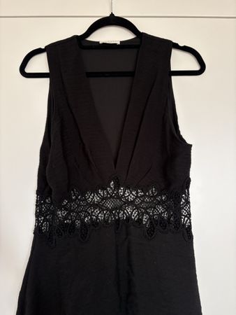 Sandro LBD black dress with lace details size 38 like new
