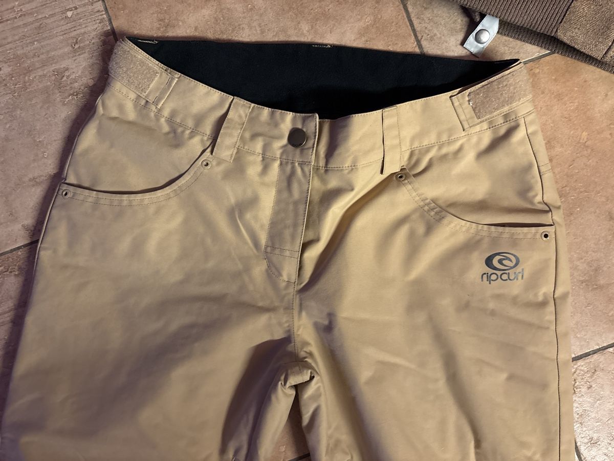 Lotti di vestiti: Skianzug Maxdrive & ripcurl – Usato da Wangen SZ venduto da traumvommeer 1