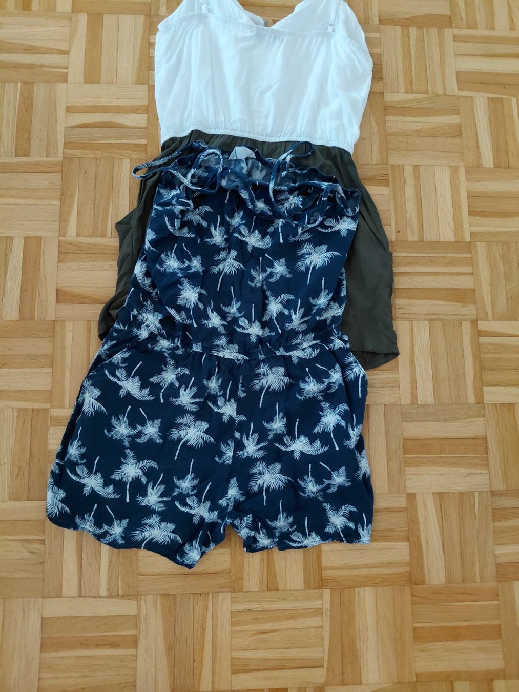 Lotti di vestiti: Damen Kleider paket gr xs – Usato da Aesch BL venduto da shiva0211 2