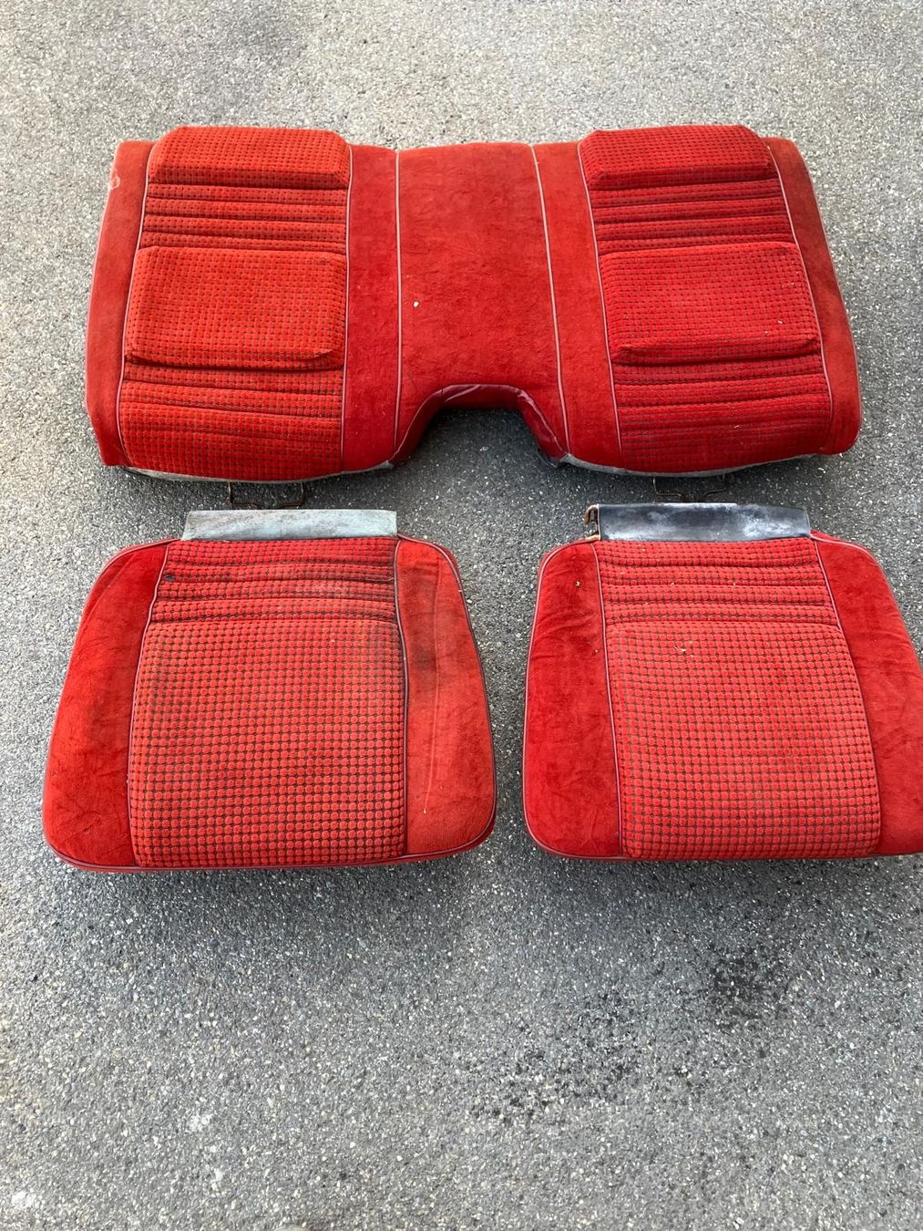 Chevrolet Tutti pezzi di ricambio auto: Sitzgarnitur Camaro/ Firebird 71-80jg – Usato da Enggistein venduto da Lehmannnn 3