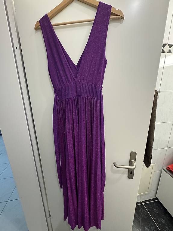 Kleider: Kleid – Neu und originalverpackt aus Niederglatt ZH von Mary102