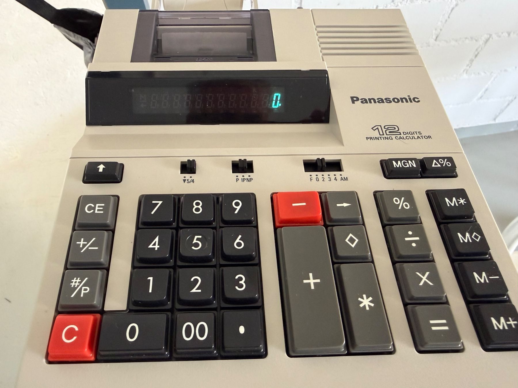 Taschenrechner: Rechner Panasonic JE-655NP mit Papierrollen – Gebraucht aus Duggingen von Ysvogel 1
