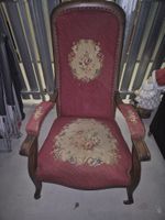 Antiker Sessel mit Blumenmuster rot Holz gebraucht