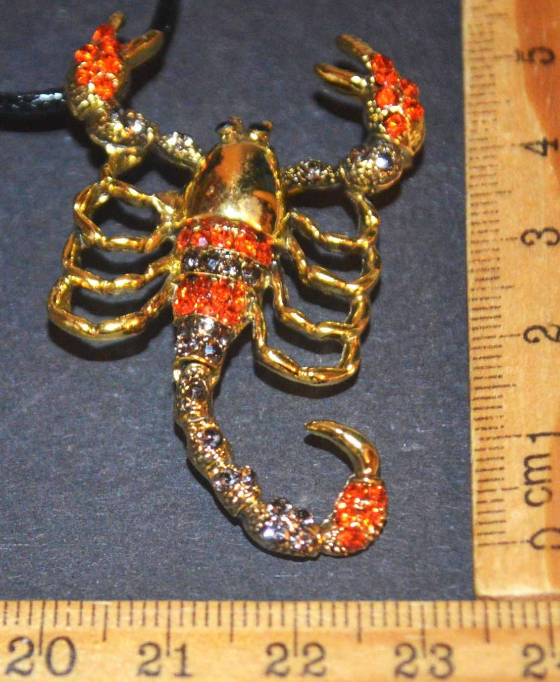 Broches & Aiguilles: Brosche oder Halskette L-6708 – Skorpion orange mit Strass – Neuf avec emballage d'origine à Goldiwil (Thun) par han_v5b7 2