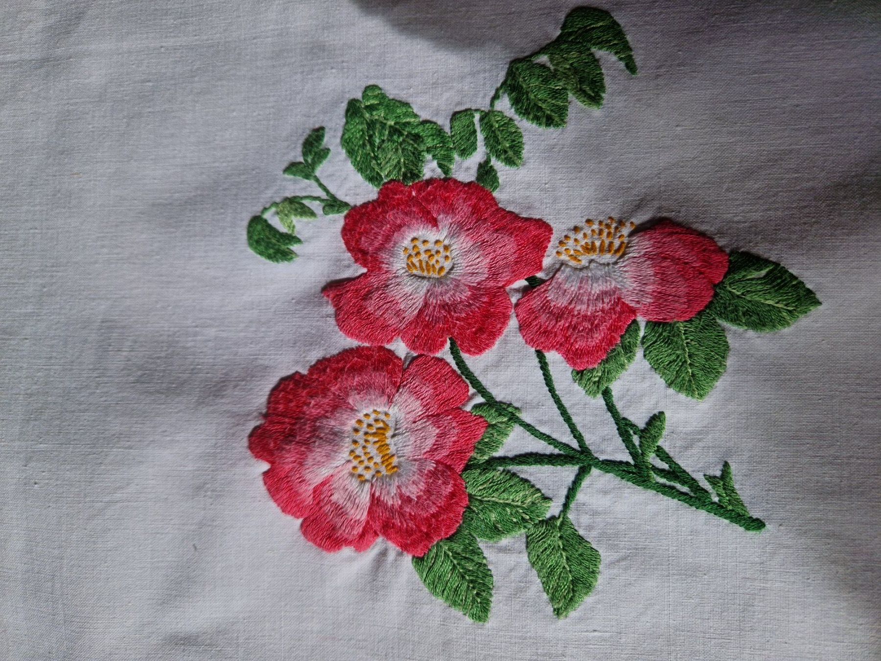 Altra biancheria da tavola: Tischdecke Handarbeit, Wildrose, 123x140cm – Usato da Bern venduto da Antikbatik 4